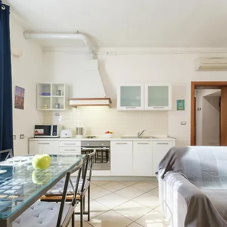 公寓 Residenza Ariosto By *