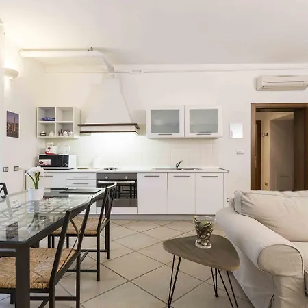 Apartmán Residenza Ariosto By *